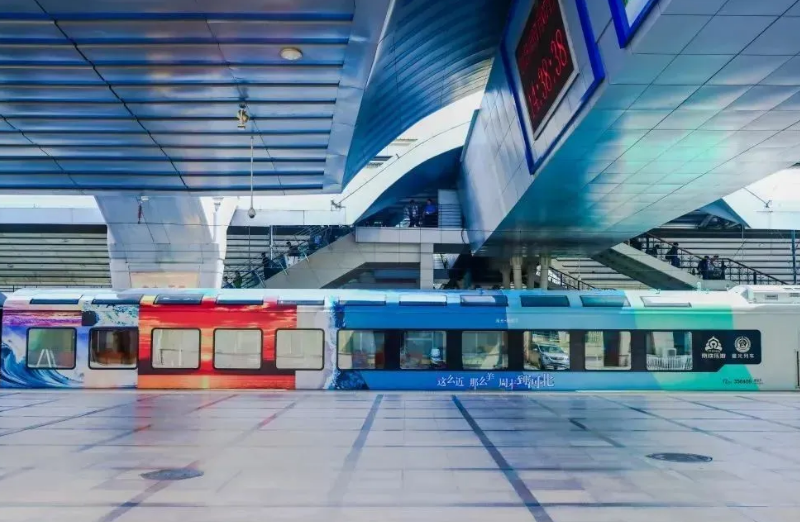 京津冀首列全景观光列车：1xBET显示技术赋能“文旅列车”新场景