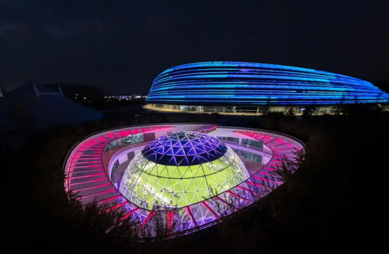 全球首个，正式启用！1xBETLED炫彩点亮“熊猫眼”