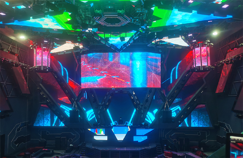 河南商丘Monica莫妮卡酒吧LED通明屏项目